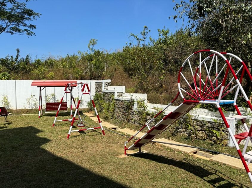 Kids Play Area (2)
